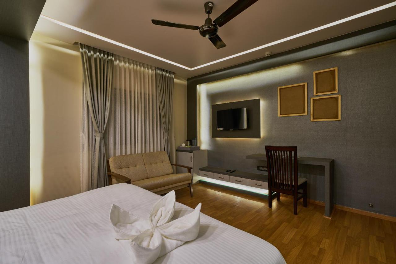 Tranquil La Casa Hotell Pune Exteriör bild